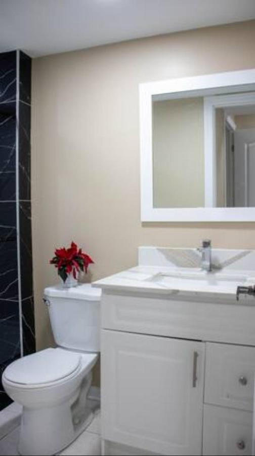 Riz Khan Peaceful Mississauga Home Luaran gambar